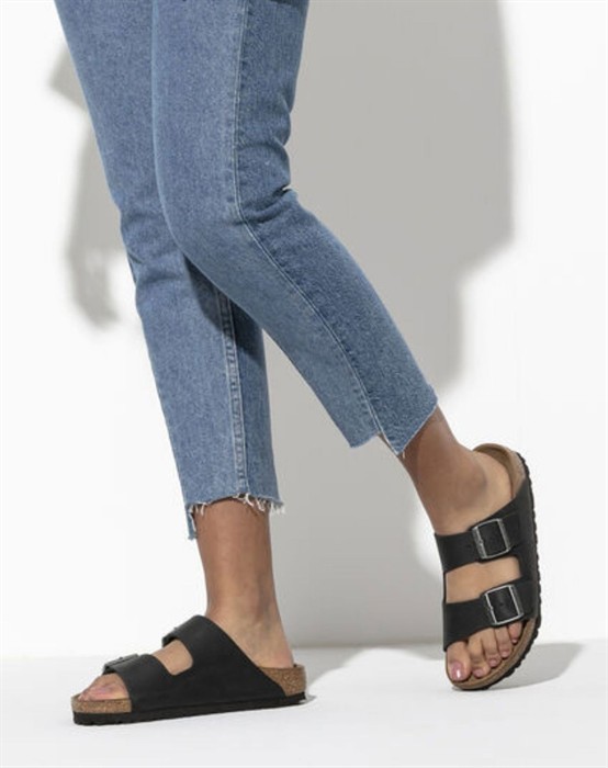 Arizona Oiled Leather Sandal - Black  