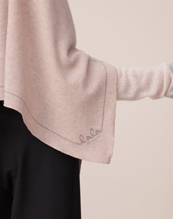 Lala Berlin Tørklæde - Triangle Solid Logo M