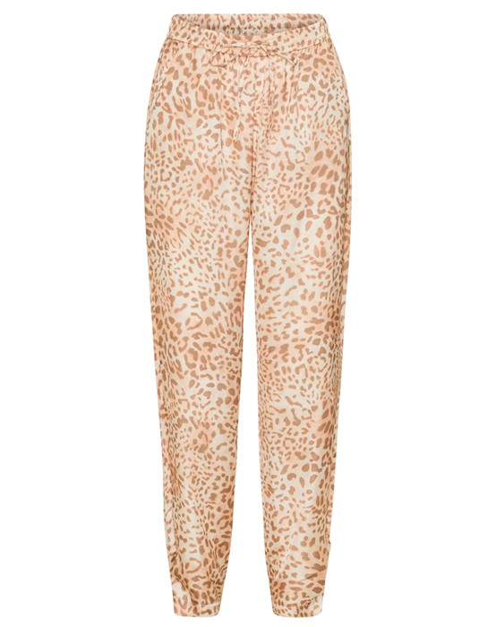 Cora Bukser - Blush Leo