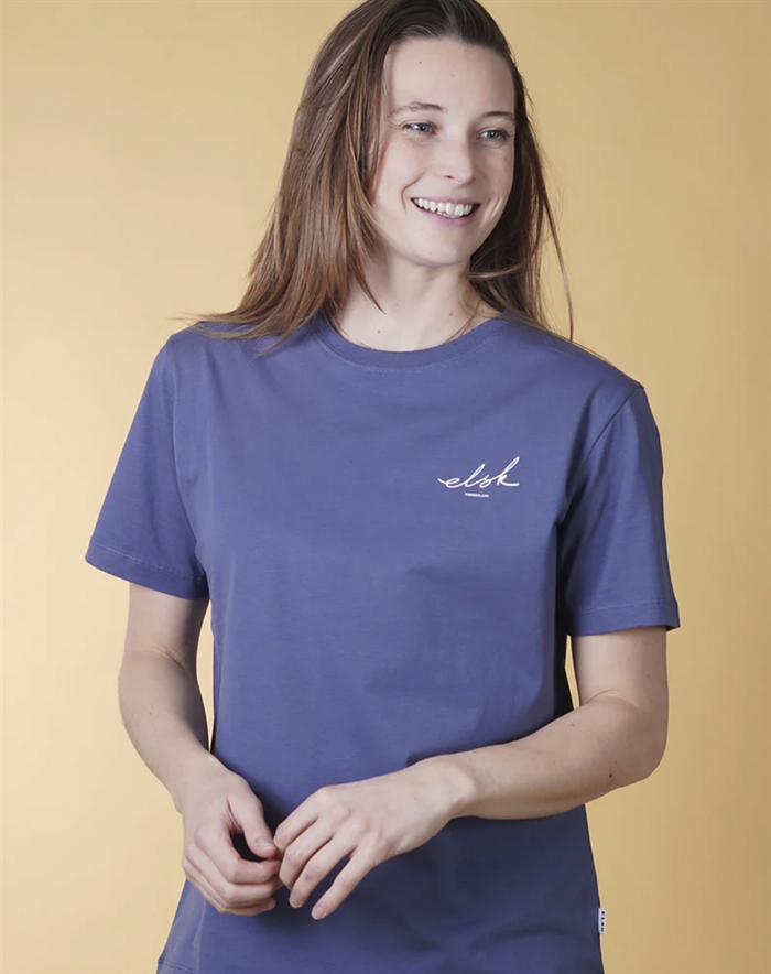 SIGNED BASIC WOMEN\'S CASUAL T-