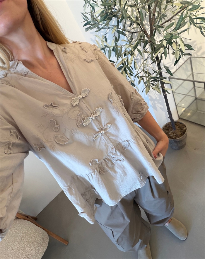 PRE SALE // Marta du Chateau - MDCSafiya Bluse - Beige