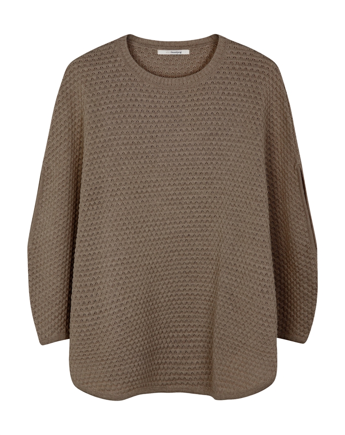 Sibin Linnebjerg - Adi Poncho - Grizzly
