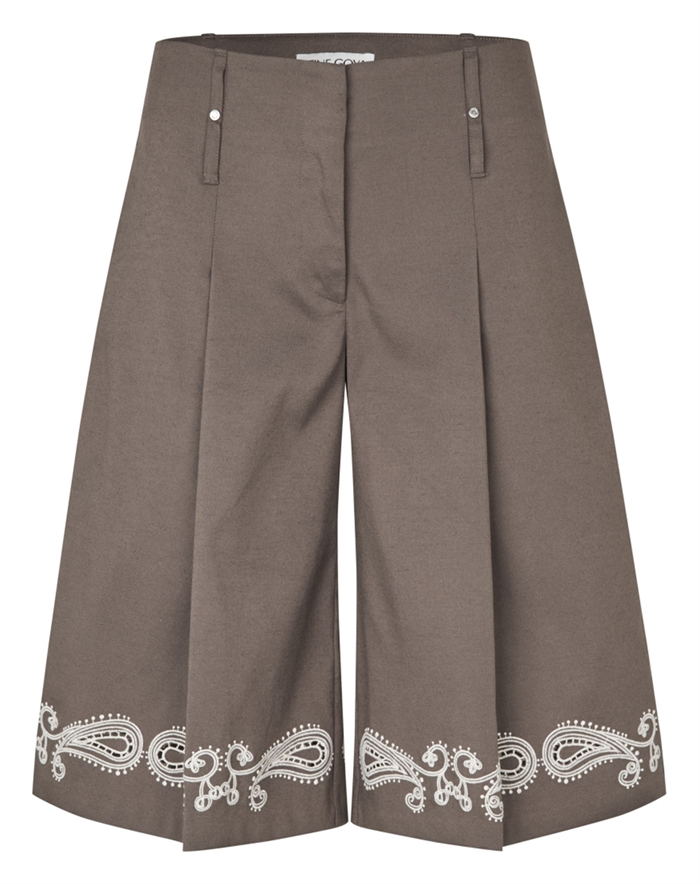 Stine Goya - Pleated Eyelet Bermuda Shorts - Cherries On A Paisley