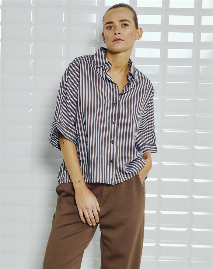 Withblack - Helene WBL Batsleeve Skjorte - Brown Stripe
