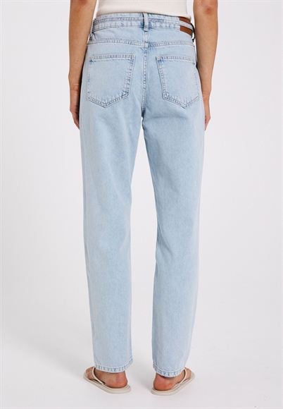 Norr Kenzie Relaxed Belt Jeans Blue Light Wash - Shop Online