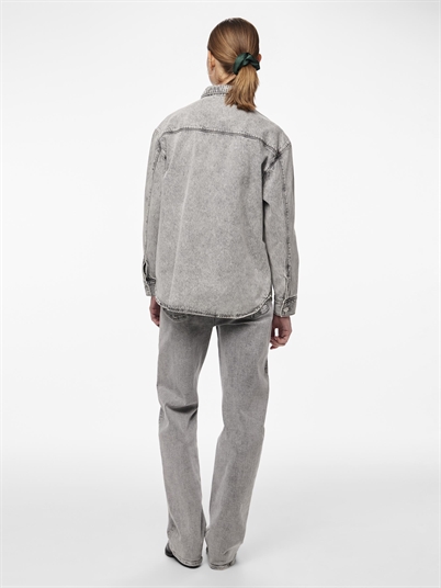 Pieces Pcmaddie Denim Skjorte Light Grey Denim - Shop Online