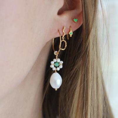 Stine A Heavenly Flower Pearl Ørering With Green Stone And Pearl